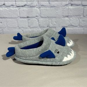 Dearfoams Toddler Shark Slippers 🦈 size 11-12